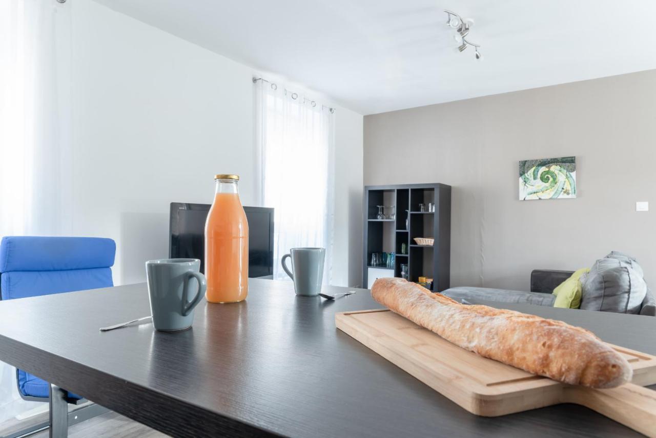 KER UHEL - Charmant appartement plein centre Saint-Renan Extérieur photo